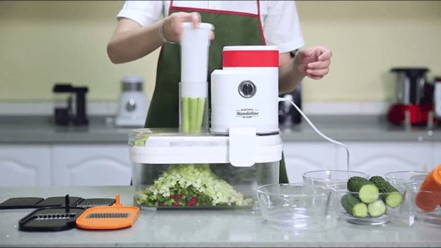 Electric vegetable chopper